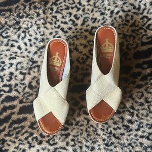 Crown Vintage Gold Women's Shoes